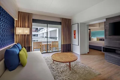 Deluxe-King-Suite mit Balkon — DoubleTree by Hilton Phuket Banthai Resort